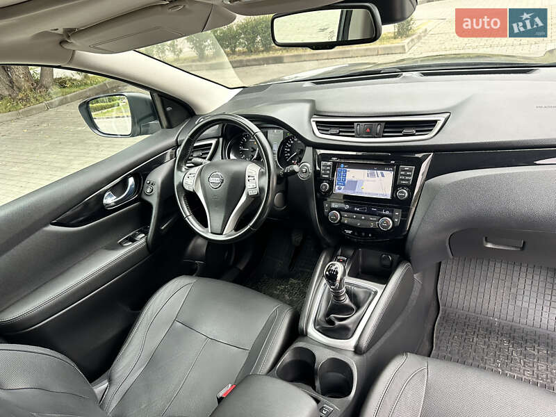 Позашляховик / Кросовер Nissan Qashqai 2016 в Луцьку