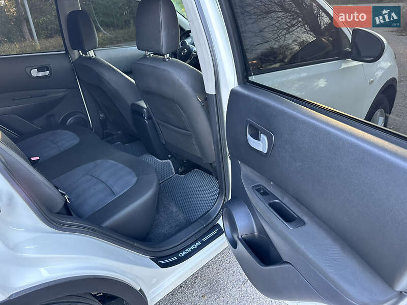 Внедорожник / Кроссовер Nissan Qashqai 2010 в Кицмани фото 21 Внедорожник / Кроссовер Nissan Qashqai 2010 в Кицмани