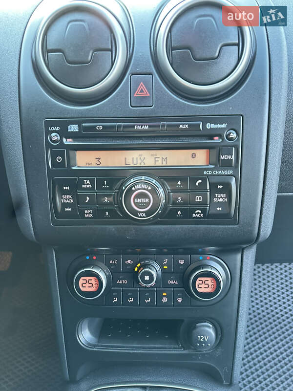 Внедорожник / Кроссовер Nissan Qashqai 2010 в Кицмани фото 26 Внедорожник / Кроссовер Nissan Qashqai 2010 в Кицмани