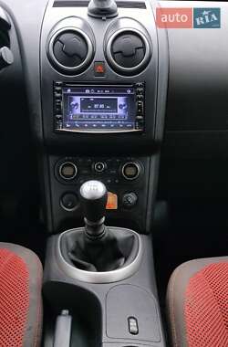 Внедорожник / Кроссовер Nissan Qashqai 2007 в 