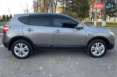 Внедорожник / Кроссовер Nissan Qashqai 2012 в 