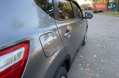 Внедорожник / Кроссовер Nissan Qashqai 2012 в 