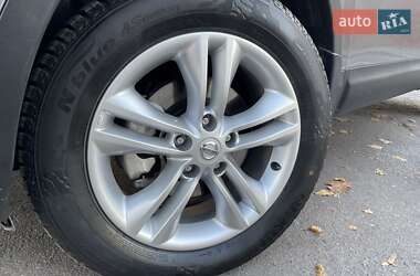 Внедорожник / Кроссовер Nissan Qashqai 2012 в 