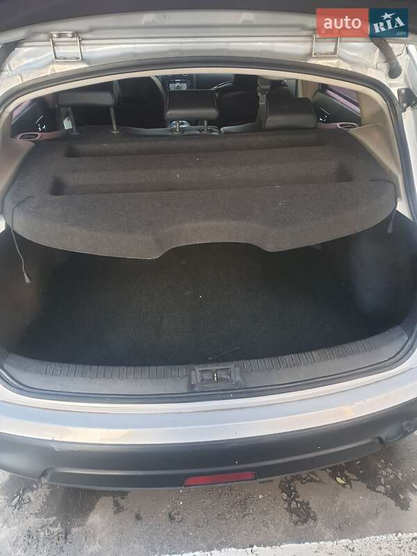 Позашляховик / Кросовер Nissan Qashqai 2008 в Києві