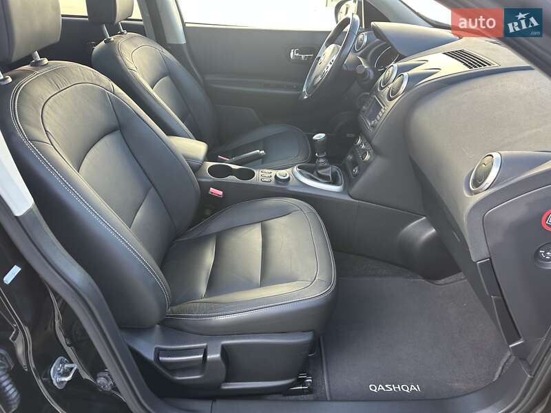 Внедорожник / Кроссовер Nissan Qashqai 2010 в Луцке