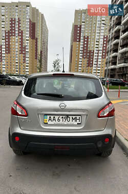 Внедорожник / Кроссовер Nissan Qashqai 2012 в 
