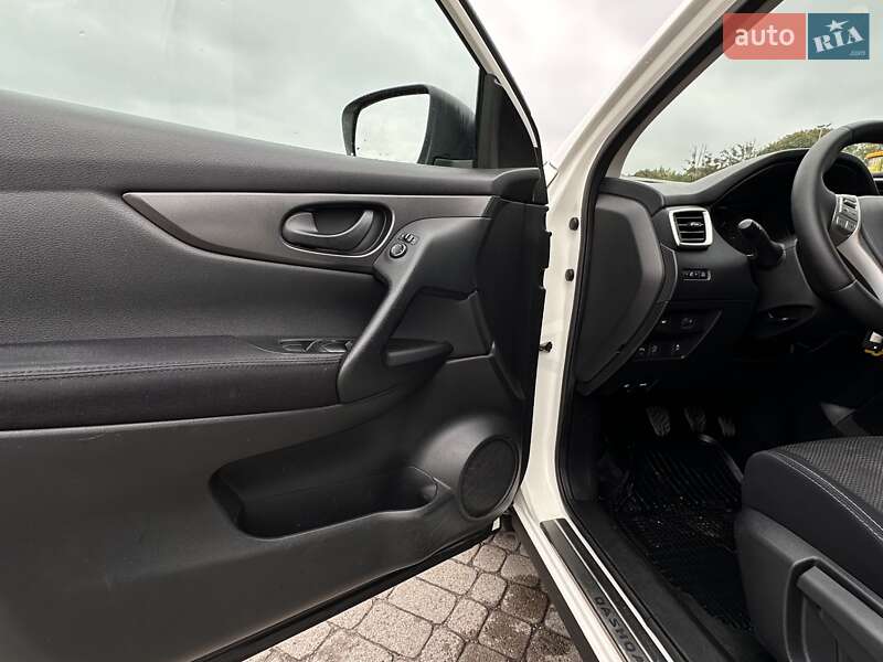Внедорожник / Кроссовер Nissan Qashqai 2015 в Радивилове фото 24 Внедорожник / Кроссовер Nissan Qashqai 2015 в Радивилове
