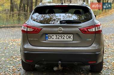 Внедорожник / Кроссовер Nissan Qashqai 2015 в 