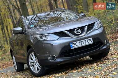 Внедорожник / Кроссовер Nissan Qashqai 2015 в 