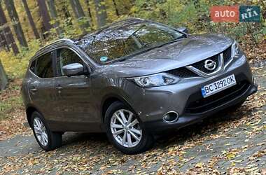 Внедорожник / Кроссовер Nissan Qashqai 2015 в 