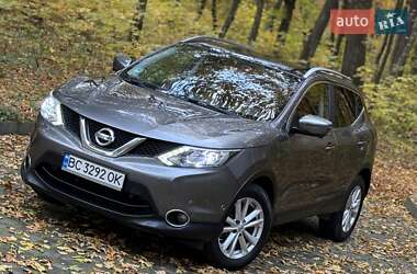 Внедорожник / Кроссовер Nissan Qashqai 2015 в 