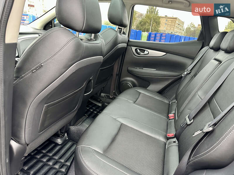 Позашляховик / Кросовер Nissan Qashqai 2017 в Кам'янець-Подільському