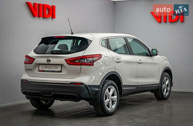 Внедорожник / Кроссовер Nissan Qashqai 2017 в 