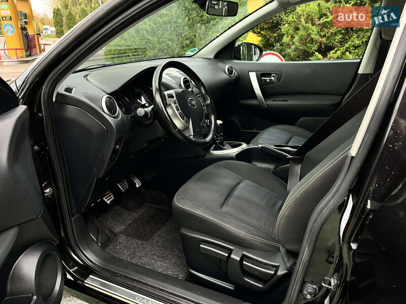 Внедорожник / Кроссовер Nissan Qashqai 2011 в Млинове