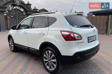 Внедорожник / Кроссовер Nissan Qashqai 2012 в 