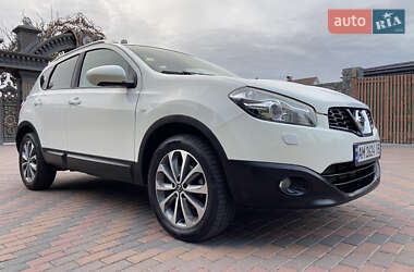 Внедорожник / Кроссовер Nissan Qashqai 2012 в 