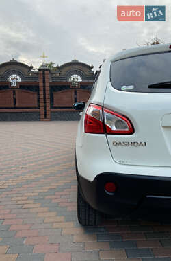 Внедорожник / Кроссовер Nissan Qashqai 2012 в 