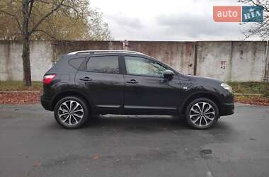 Позашляховик / Кросовер Nissan Qashqai 2012 в  фото 4 Позашляховик / Кросовер Nissan Qashqai 2012 в
