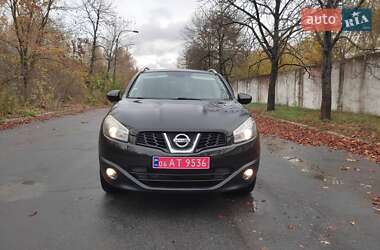 Позашляховик / Кросовер Nissan Qashqai 2012 в  фото 7 Позашляховик / Кросовер Nissan Qashqai 2012 в