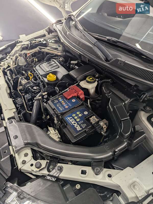 Позашляховик / Кросовер Nissan Qashqai 2015 в Тернополі фото 35 Позашляховик / Кросовер Nissan Qashqai 2015 в Тернополі