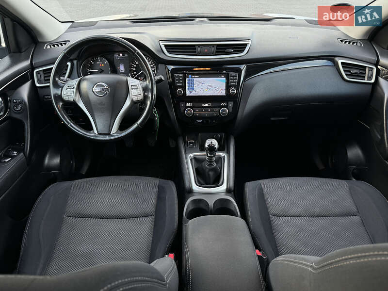 Внедорожник / Кроссовер Nissan Qashqai 2015 в Бережанах