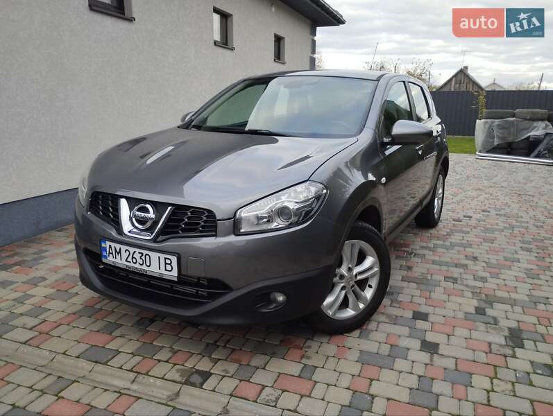 Внедорожник / Кроссовер Nissan Qashqai 2012 в 