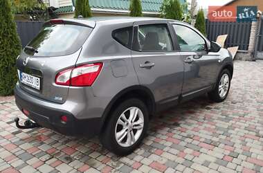 Внедорожник / Кроссовер Nissan Qashqai 2012 в 