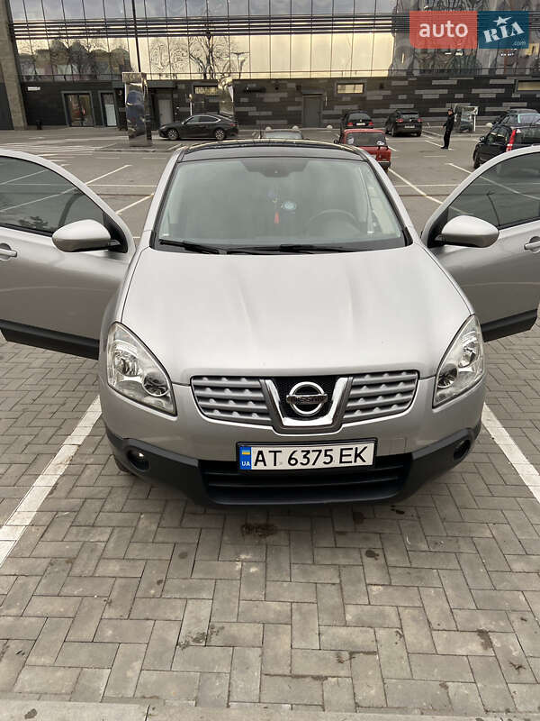 Позашляховик / Кросовер Nissan Qashqai 2009 в Івано-Франківську