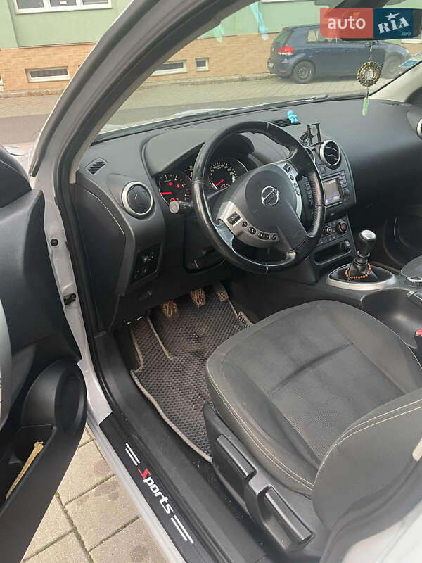 Позашляховик / Кросовер Nissan Qashqai 2011 в Терновому