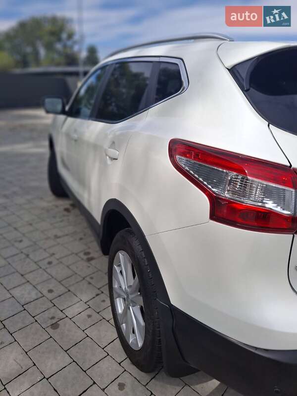 Внедорожник / Кроссовер Nissan Qashqai 2015 в Львове