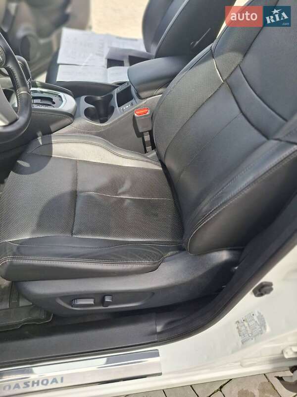 Внедорожник / Кроссовер Nissan Qashqai 2015 в Львове