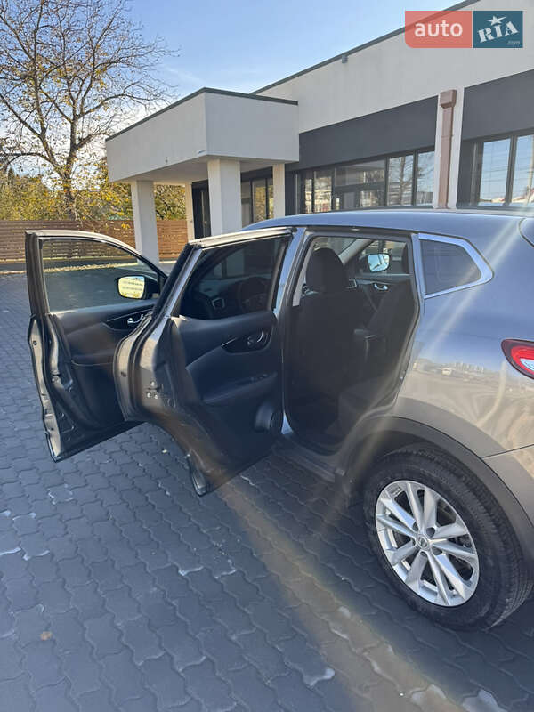 Внедорожник / Кроссовер Nissan Qashqai 2015 в Черновцах