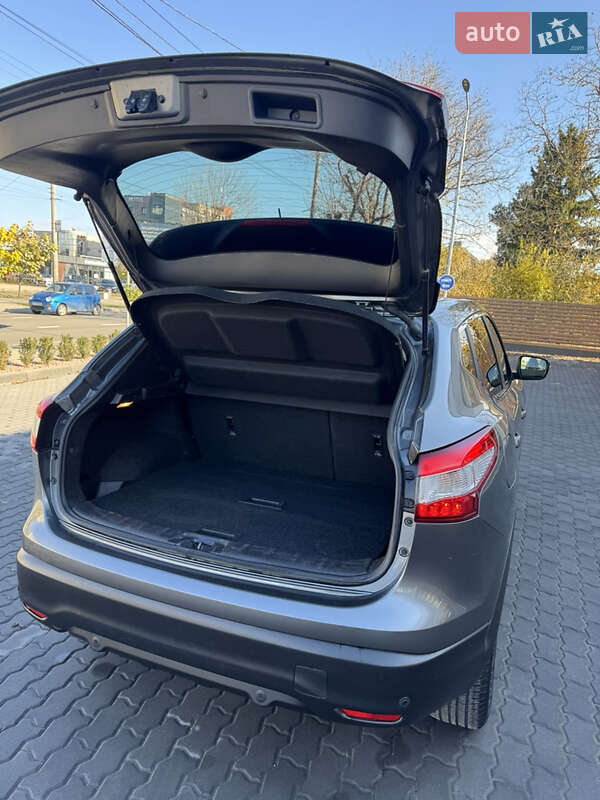 Внедорожник / Кроссовер Nissan Qashqai 2015 в Черновцах