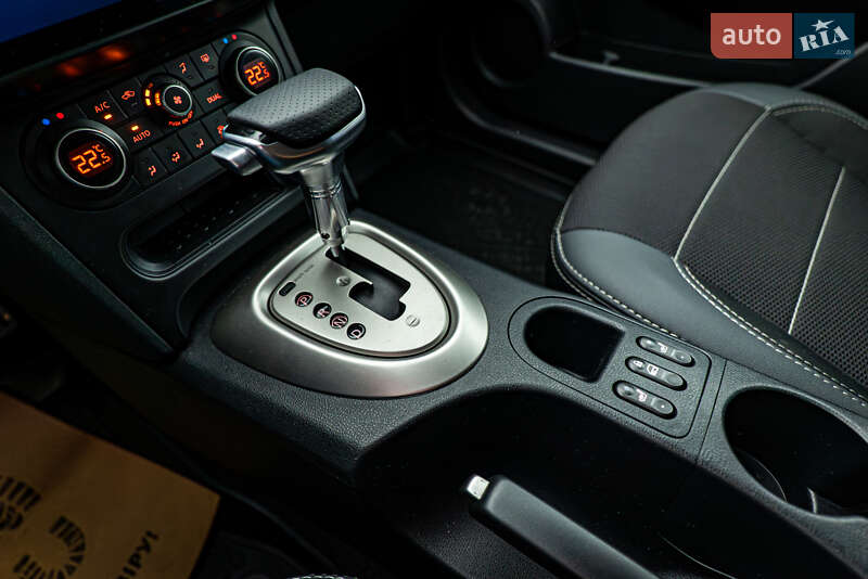 Позашляховик / Кросовер Nissan Qashqai 2012 в Києві фото 18 Позашляховик / Кросовер Nissan Qashqai 2012 в Києві