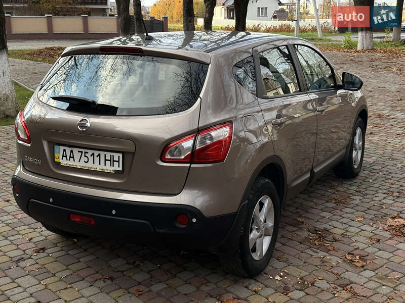 Внедорожник / Кроссовер Nissan Qashqai 2012 в Тячеве