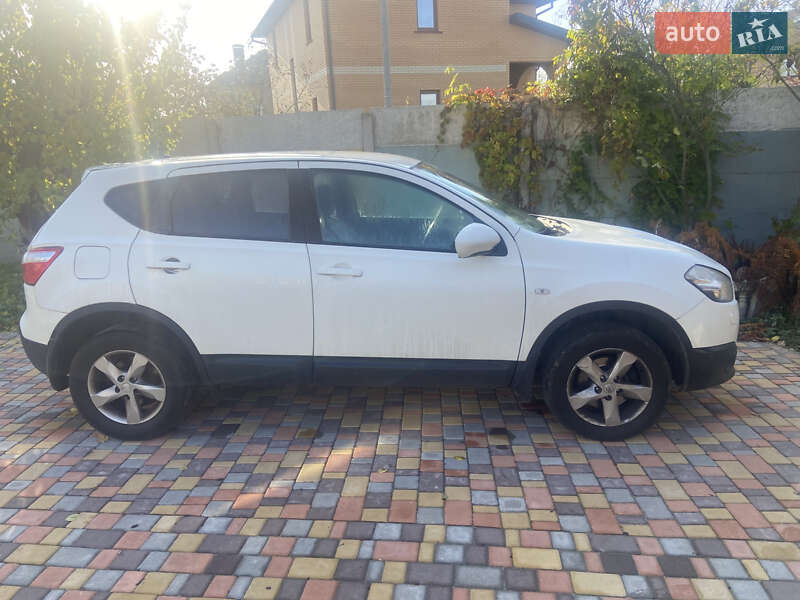 Позашляховик / Кросовер Nissan Qashqai 2011 в Києві