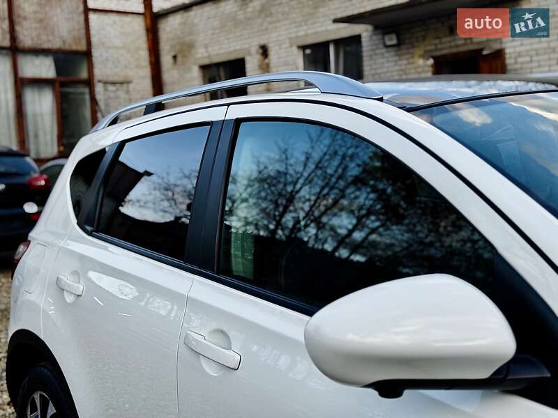 Внедорожник / Кроссовер Nissan Qashqai 2012 в Стрые