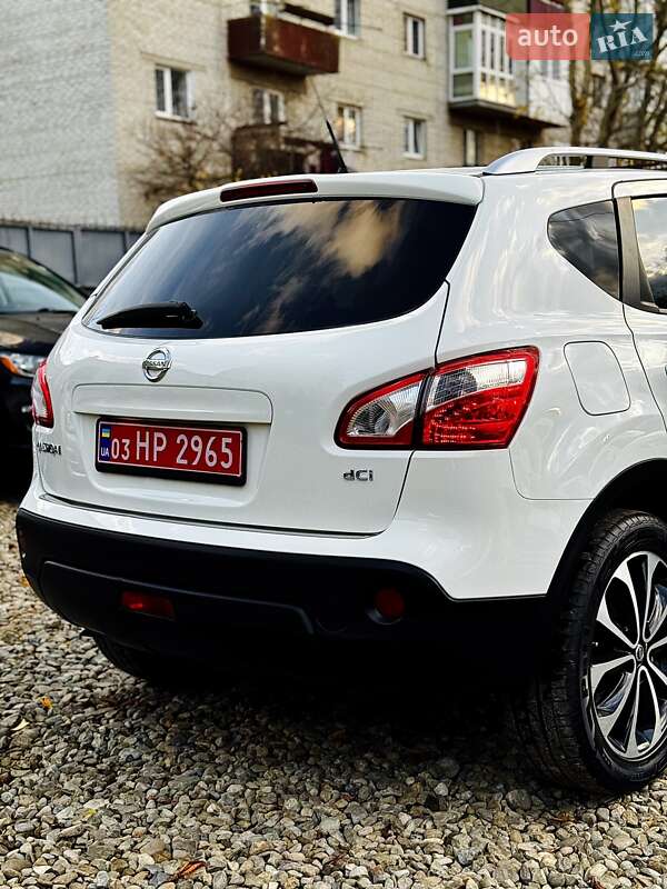 Внедорожник / Кроссовер Nissan Qashqai 2012 в Стрые