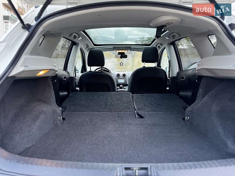 Внедорожник / Кроссовер Nissan Qashqai 2012 в Стрые