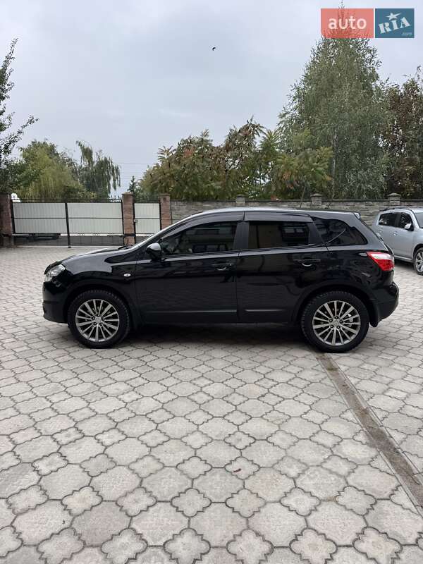 Внедорожник / Кроссовер Nissan Qashqai 2010 в Ровно