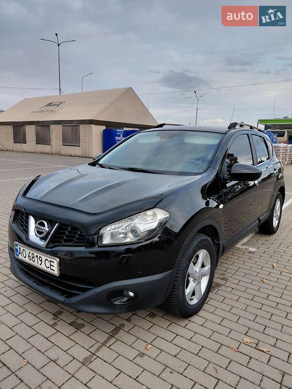 Внедорожник / Кроссовер Nissan Qashqai 2011 в Хусте