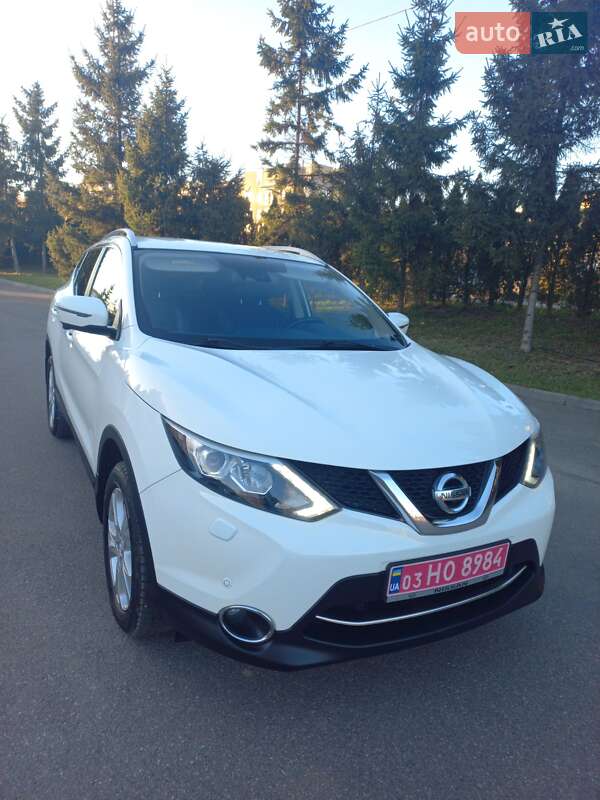 Позашляховик / Кросовер Nissan Qashqai 2015 в Тернополі фото 11 Позашляховик / Кросовер Nissan Qashqai 2015 в Тернополі