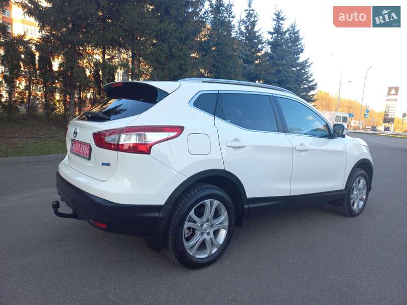 Позашляховик / Кросовер Nissan Qashqai 2015 в Тернополі фото 16 Позашляховик / Кросовер Nissan Qashqai 2015 в Тернополі