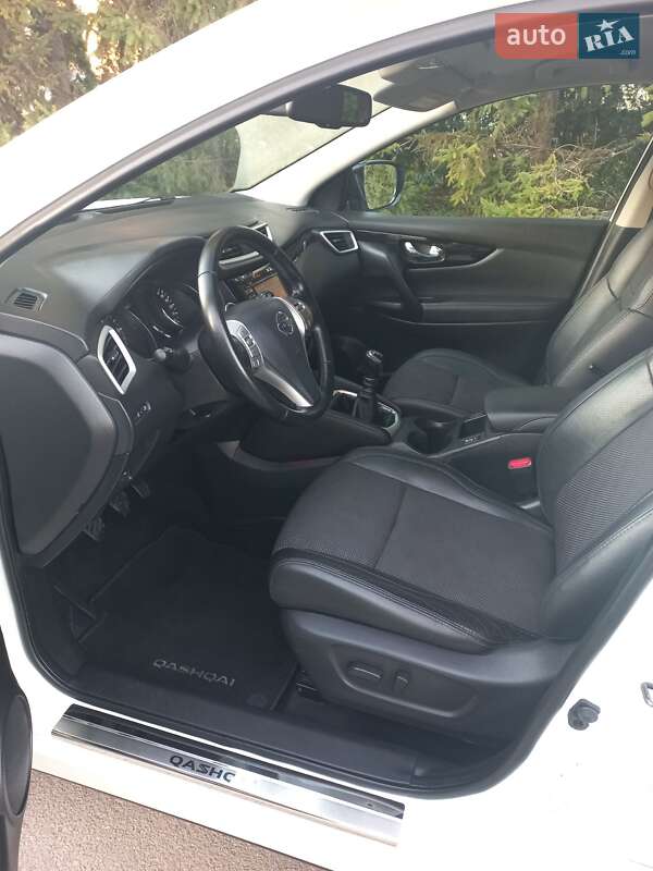 Позашляховик / Кросовер Nissan Qashqai 2015 в Тернополі фото 42 Позашляховик / Кросовер Nissan Qashqai 2015 в Тернополі