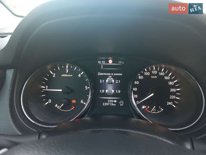 Позашляховик / Кросовер Nissan Qashqai 2015 в Тернополі фото 39 Позашляховик / Кросовер Nissan Qashqai 2015 в Тернополі