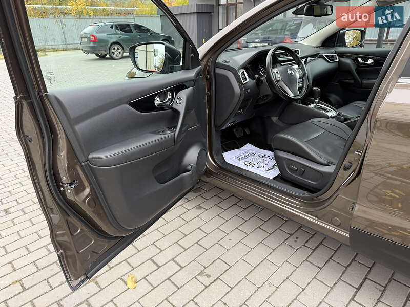 Внедорожник / Кроссовер Nissan Qashqai 2015 в Кременце