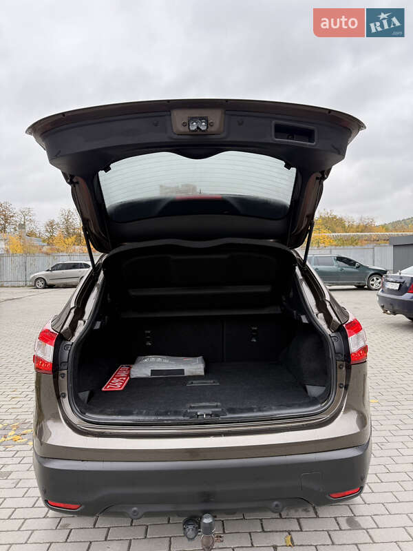 Внедорожник / Кроссовер Nissan Qashqai 2015 в Кременце