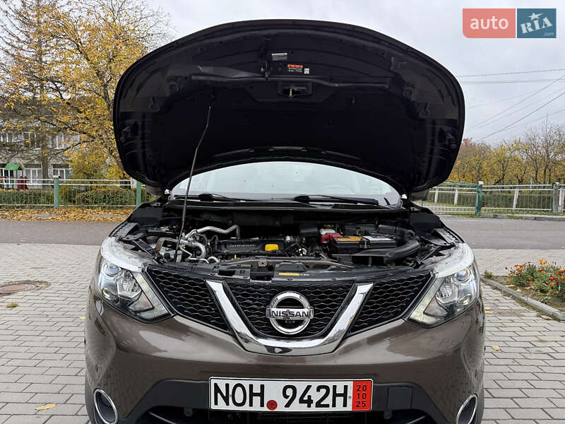 Внедорожник / Кроссовер Nissan Qashqai 2015 в Кременце