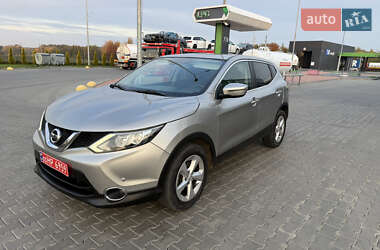 Внедорожник / Кроссовер Nissan Qashqai 2015 в Луцке