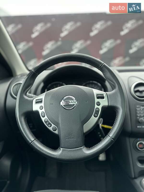 Внедорожник / Кроссовер Nissan Qashqai 2011 в Сумах